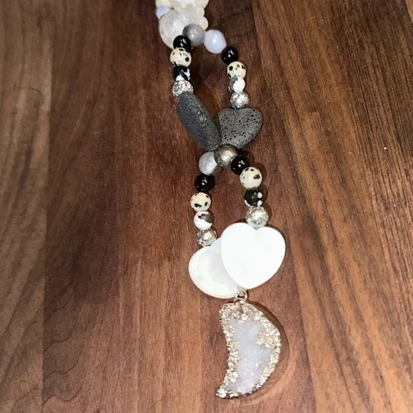 Druzy MoonDust HangCharm (Seashell hearts,Dalmatian Jasper,black obsidian - Picture 6 of 7